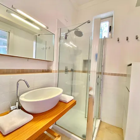 C&l Apartment, In Coorte Milanese, Silenziosa E Nel Cuore Della Citta Di Milano, Duomo, Rho Fiera E Stadio San Siro